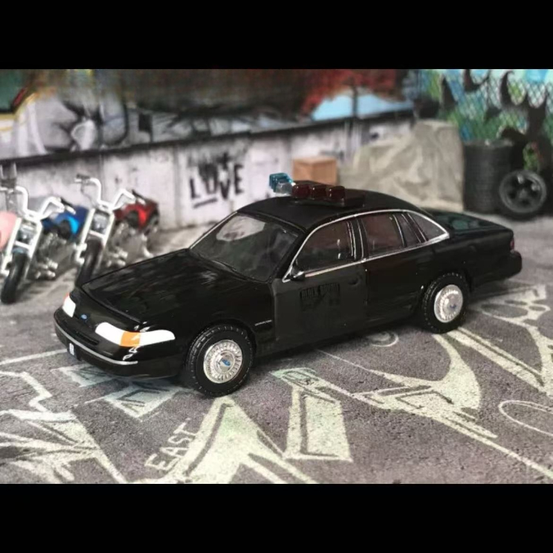 Kids Toys Victoria - greenlight 1:64 1992 Ford Crown Victoria